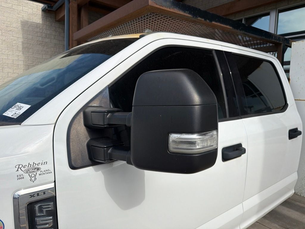 2020 Ford Super Duty F-550 DRW Chassis Cab XLT