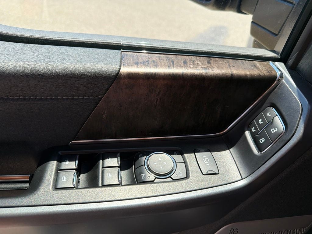 2024 Ford Super Duty F-250 Pickup LARIAT