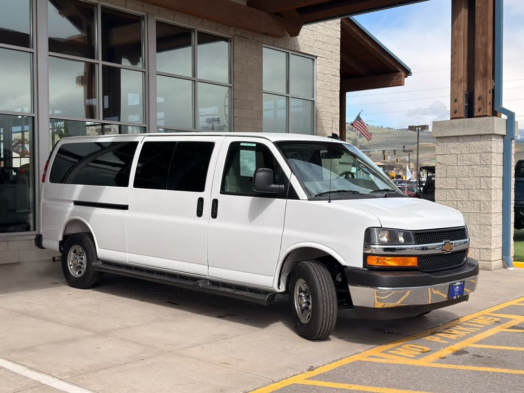 2025 Chevrolet Express Passenger LT