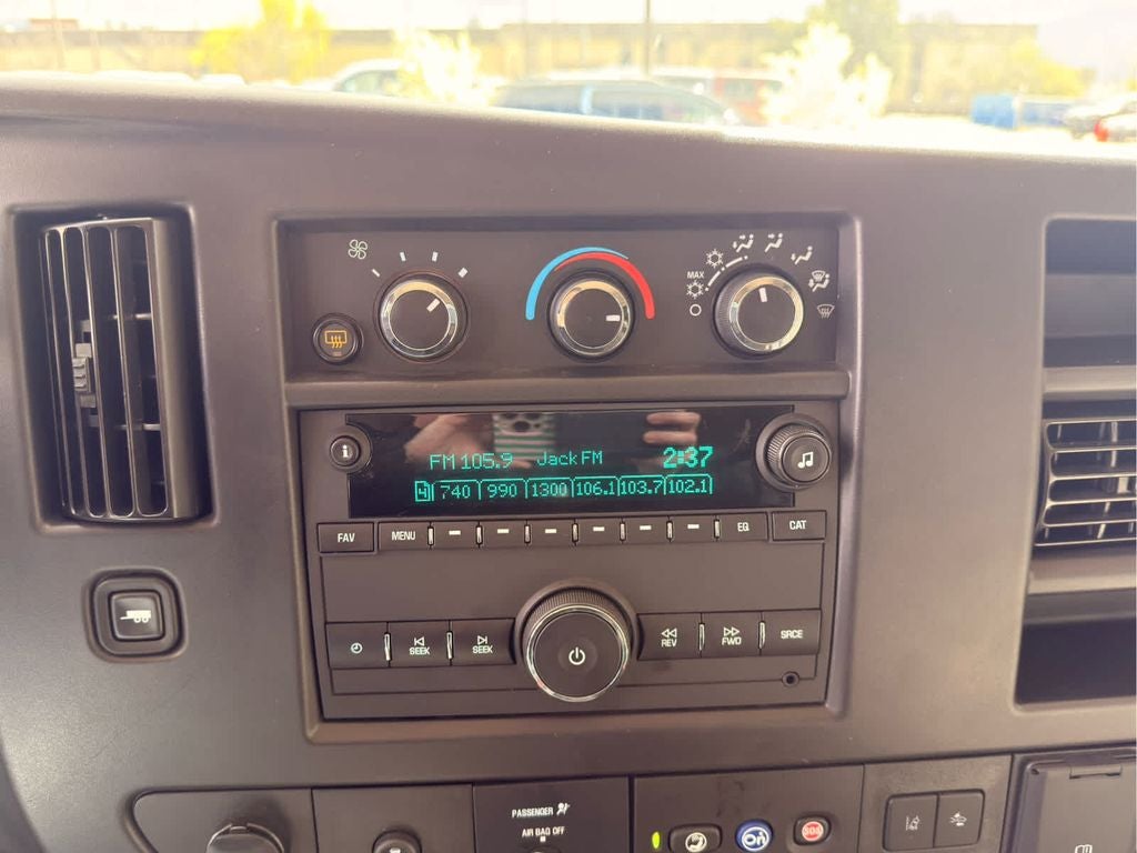 2025 Chevrolet Express Passenger LT