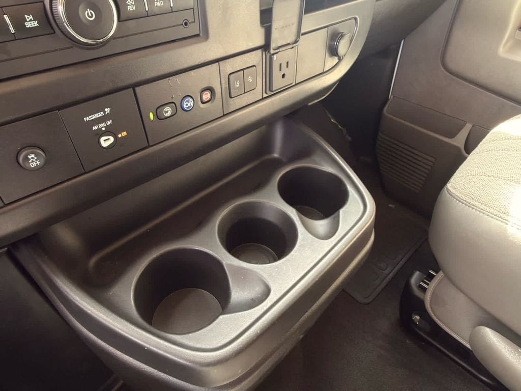 2025 Chevrolet Express Passenger LT