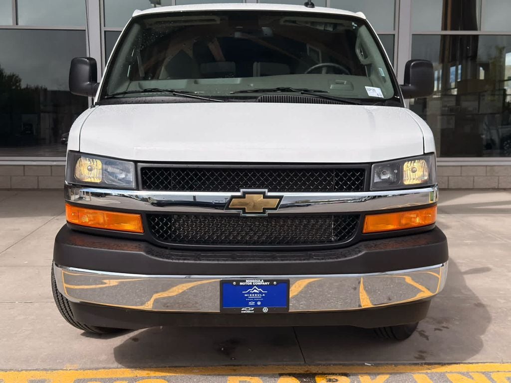 2025 Chevrolet Express Passenger LT
