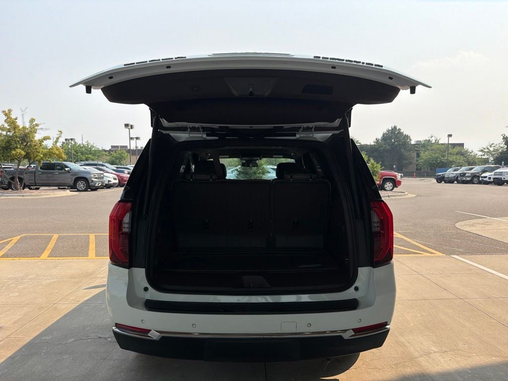 2025 GMC Yukon Elevation
