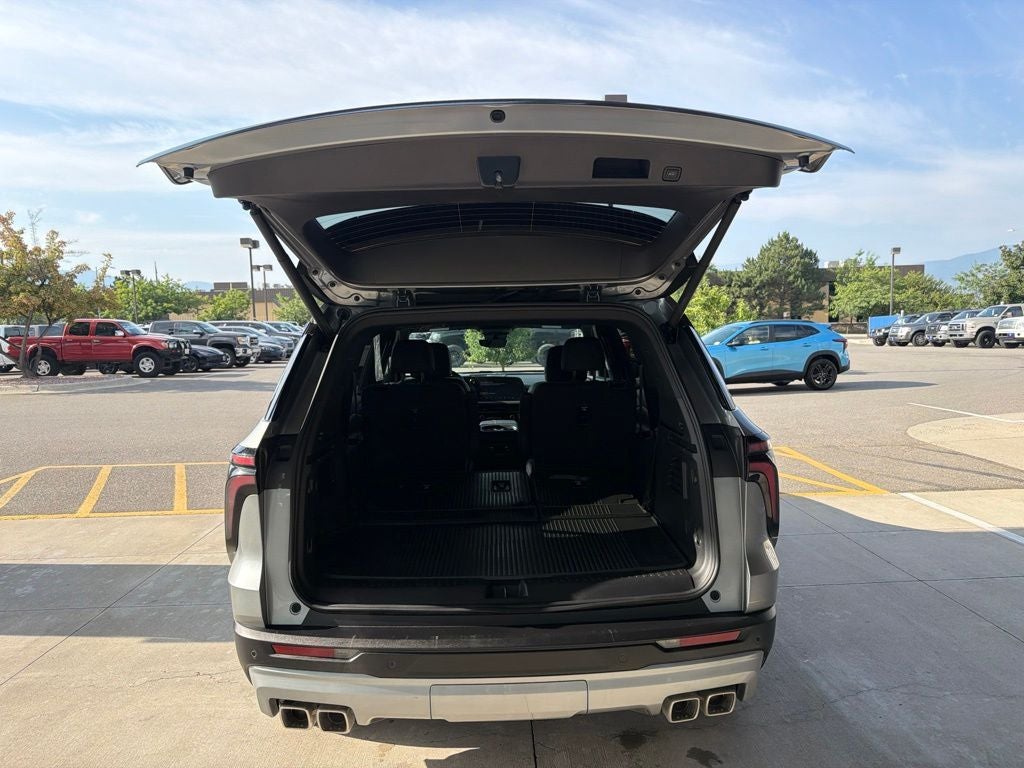 2026 Chevrolet Traverse AWD LT