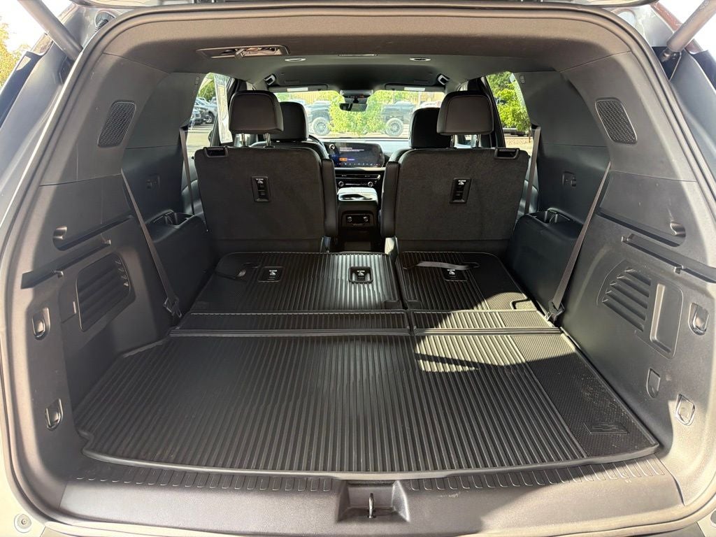 2026 Chevrolet Traverse AWD LT