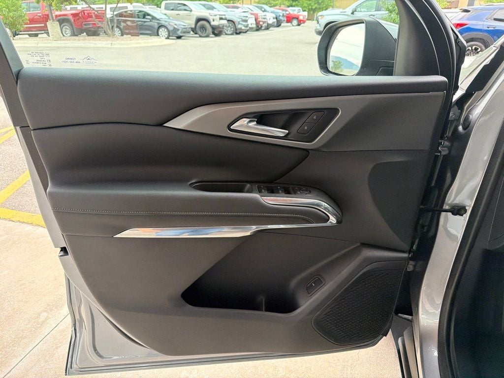 2025 Chevrolet Traverse LT 2LT