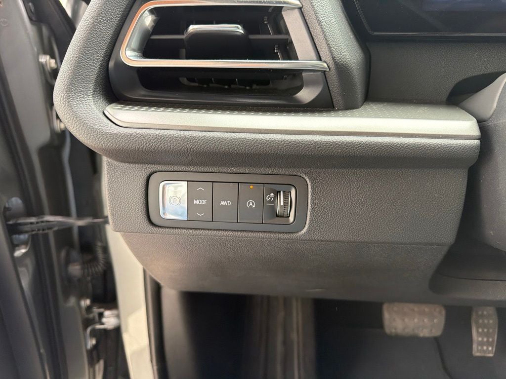 2025 Chevrolet Traverse LT 2LT