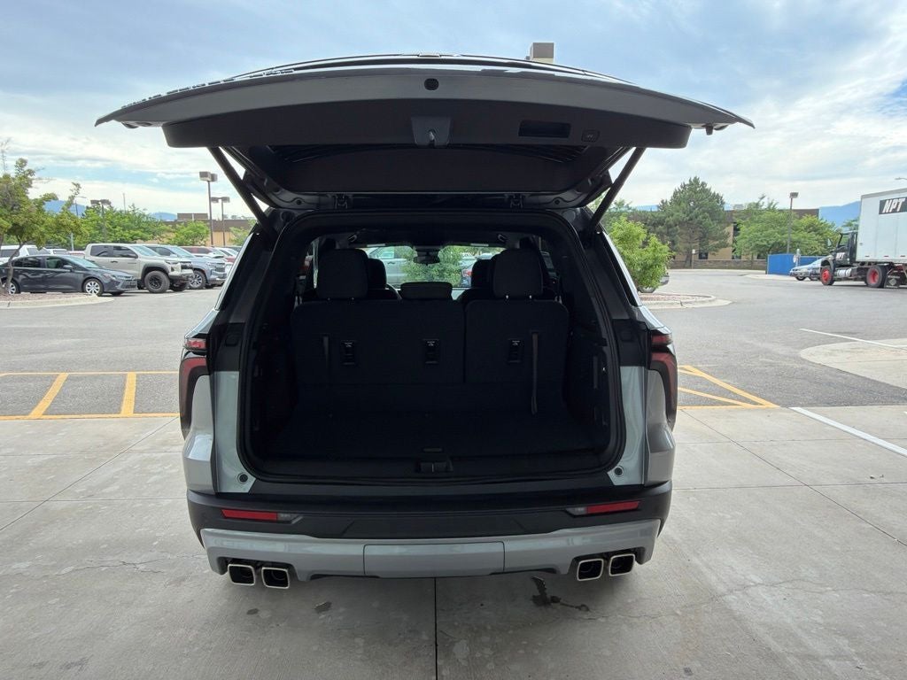 2025 Chevrolet Traverse LT 2LT