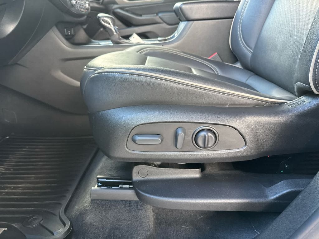 2023 Chevrolet Traverse Premier - Photo 12