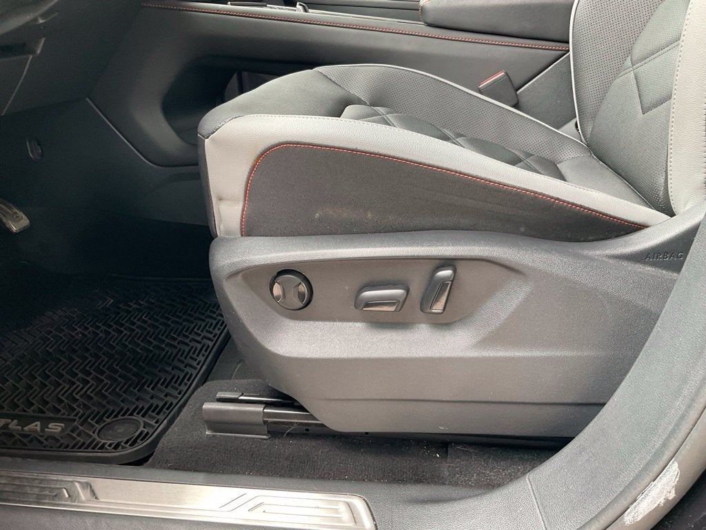 2024 Volkswagen Atlas 2.0T Peak Edition SE w/Technology