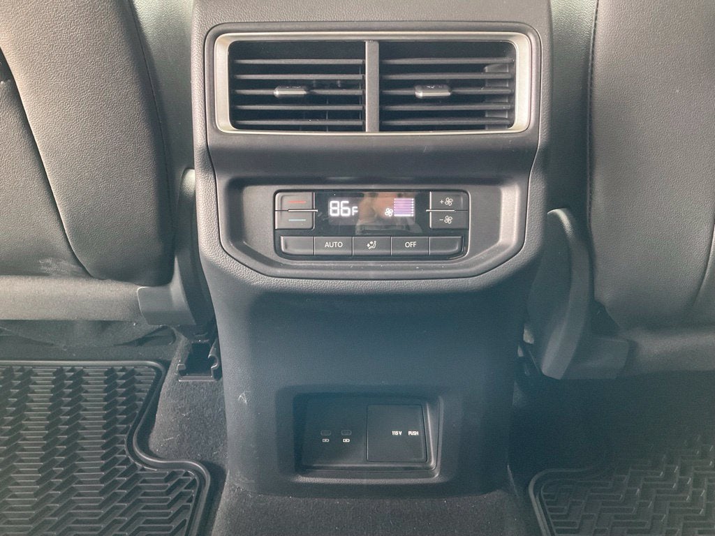 2024 Volkswagen Atlas 2.0T Peak Edition SE w/Technology