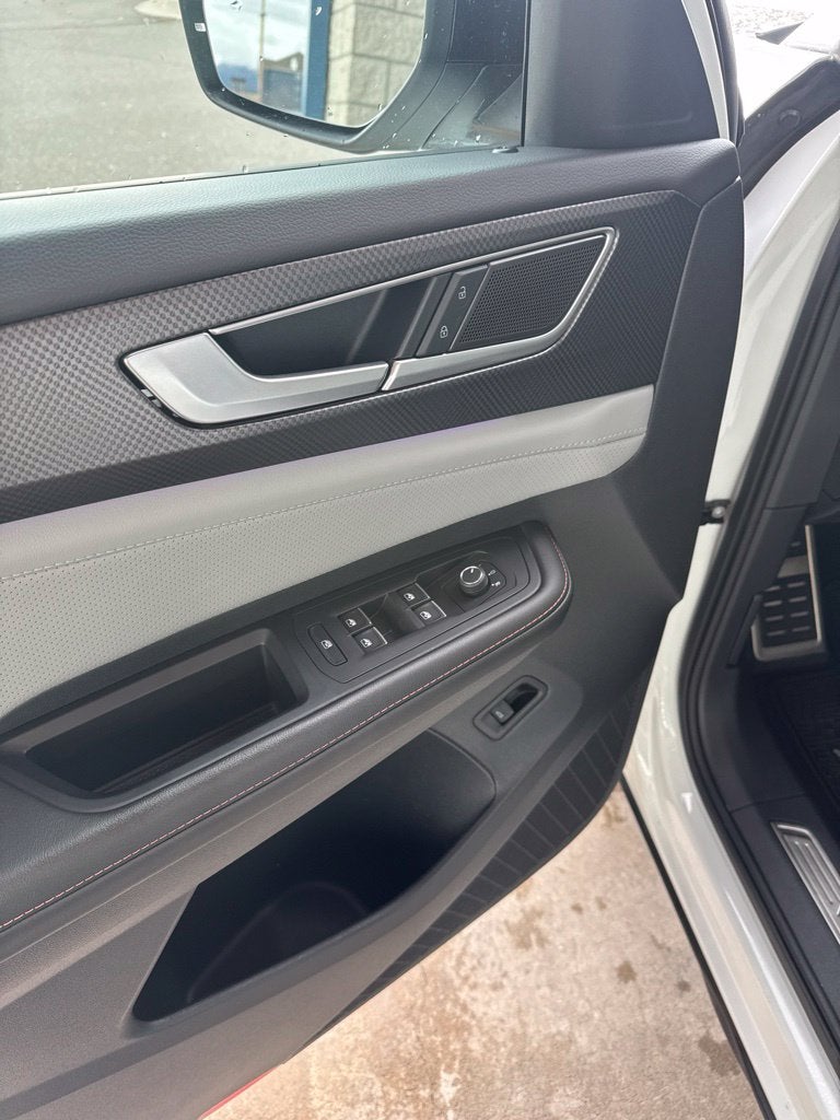 2024 Volkswagen Atlas 2.0T Peak Edition SE w/Technology