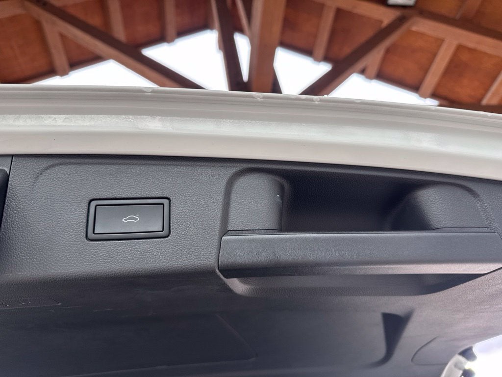 2024 Volkswagen Atlas 2.0T Peak Edition SE w/Technology