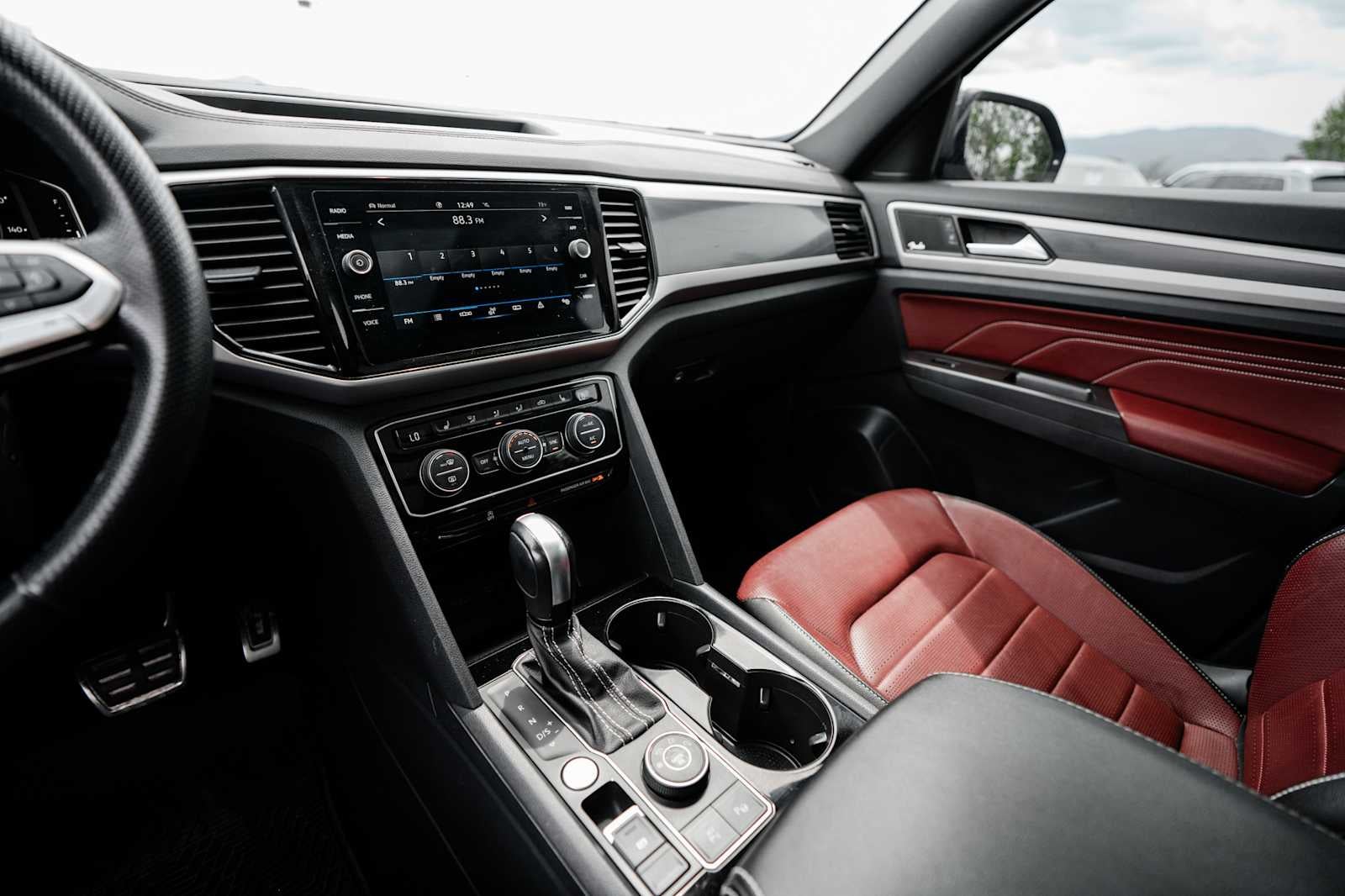 2023 Volkswagen Atlas Cross Sport 3.6L V6 SEL Premium R-Line