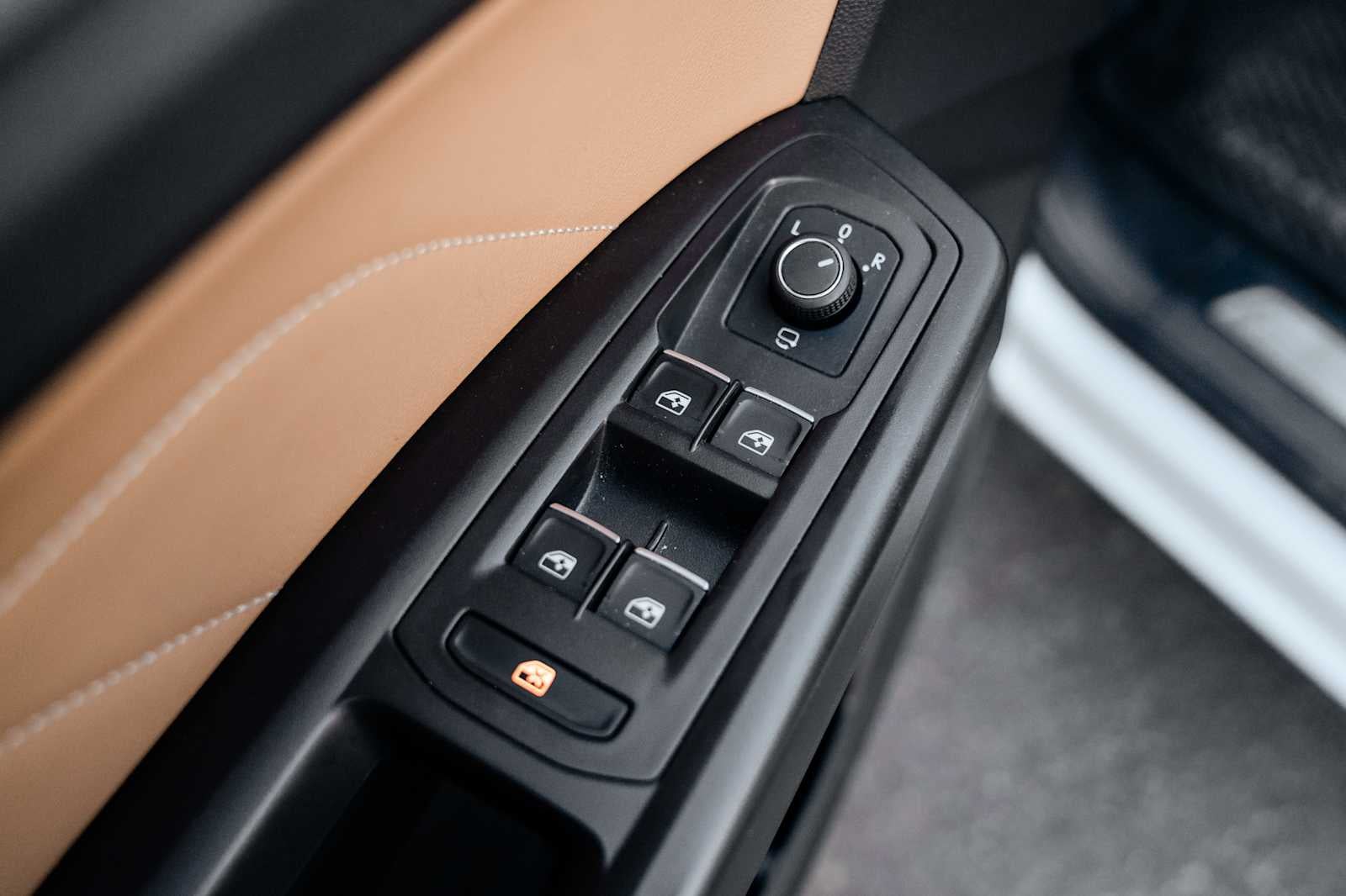 2023 Volkswagen Atlas Cross Sport 3.6L V6 SEL Premium R-Line