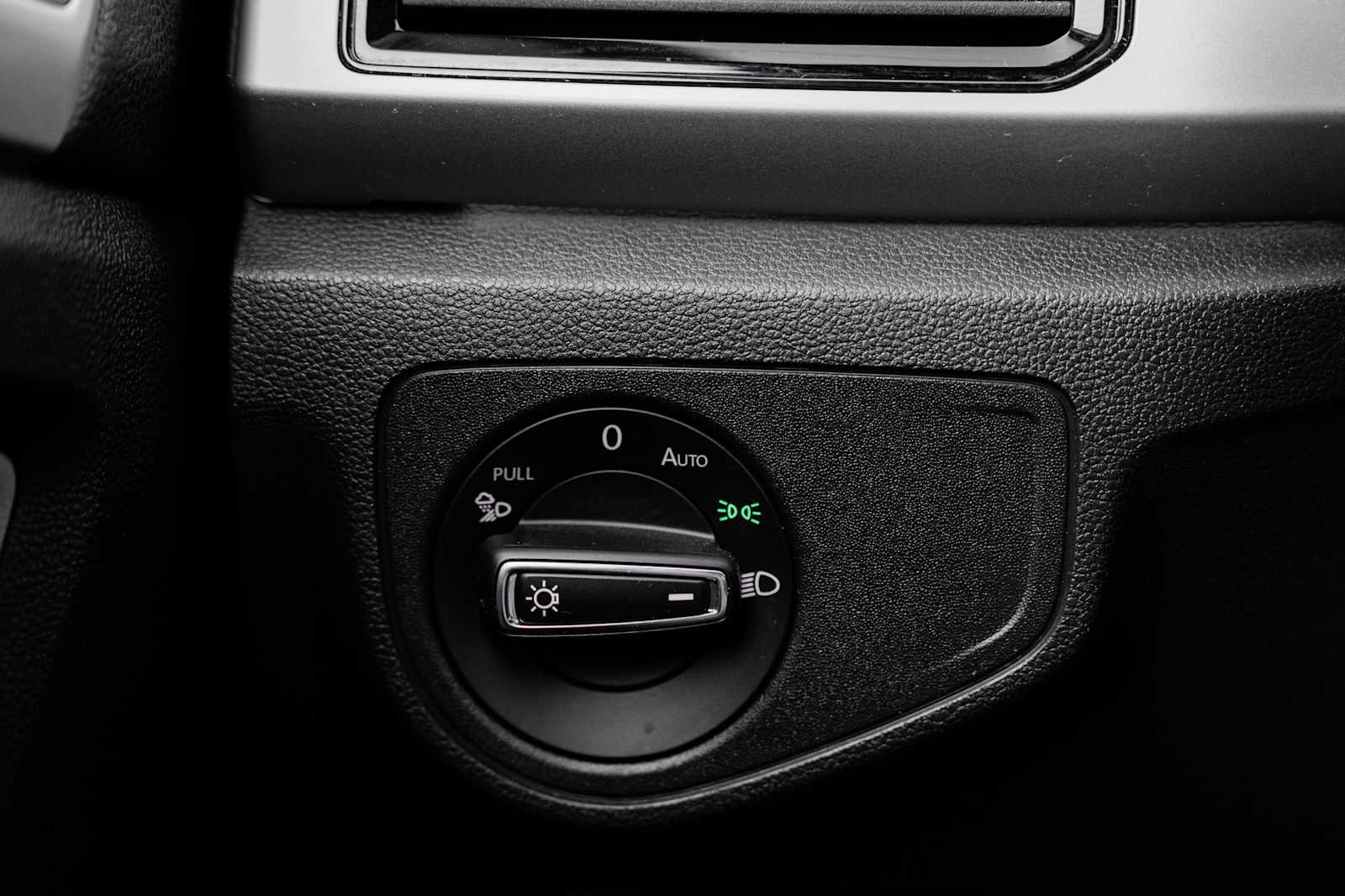 2023 Volkswagen Atlas Cross Sport 3.6L V6 SEL Premium R-Line