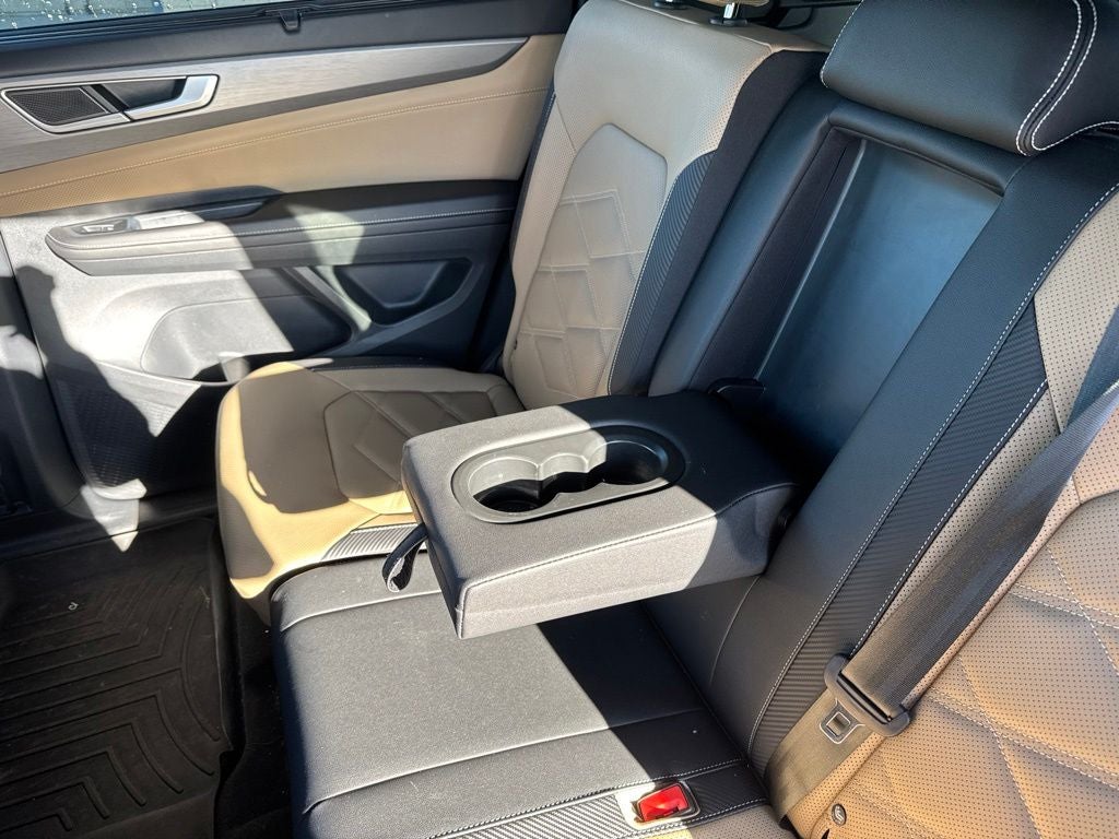 2025 Volkswagen Atlas Cross Sport 2.0T SE w/Technology