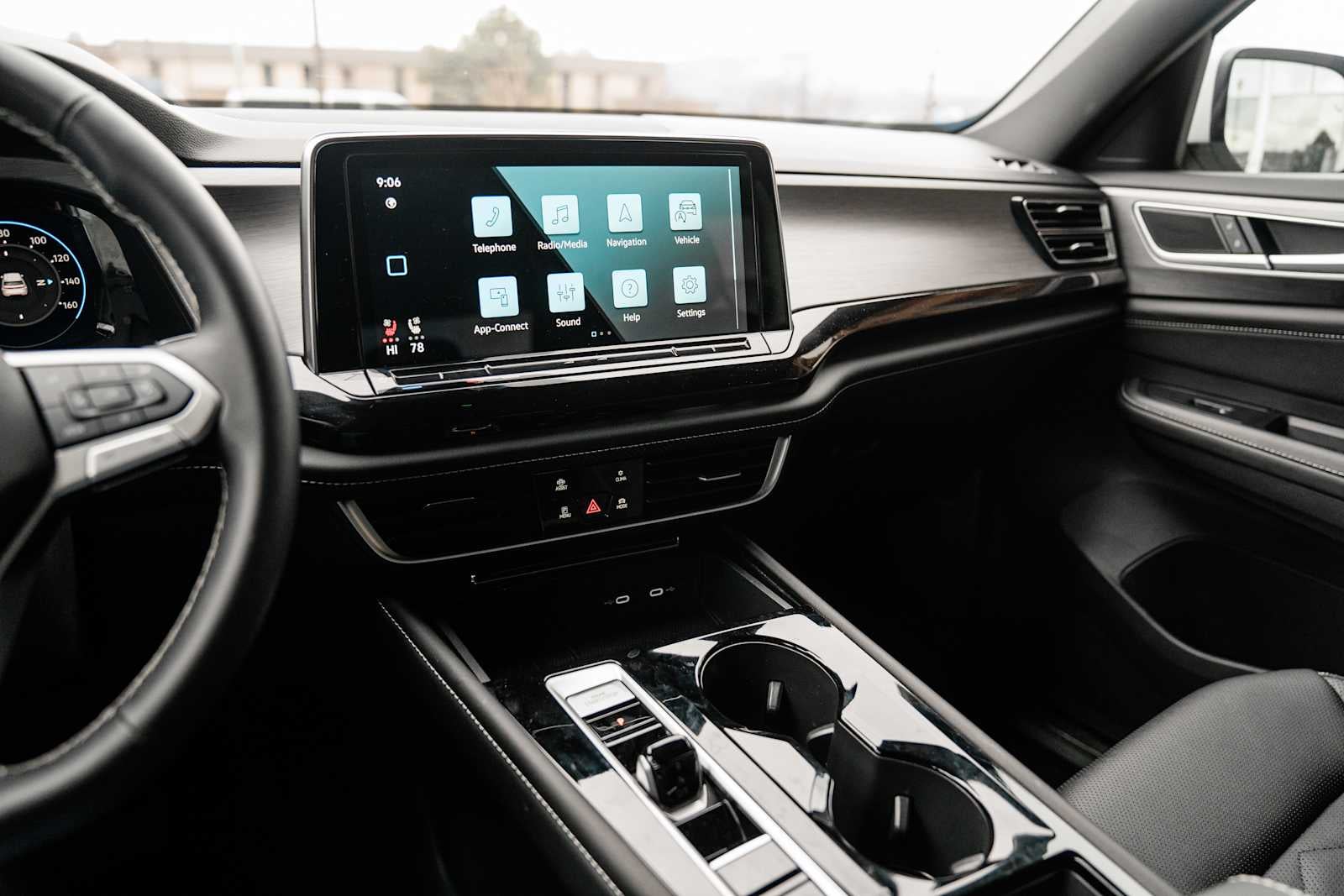 2025 Volkswagen Atlas Cross Sport 2.0T SE w/Technology