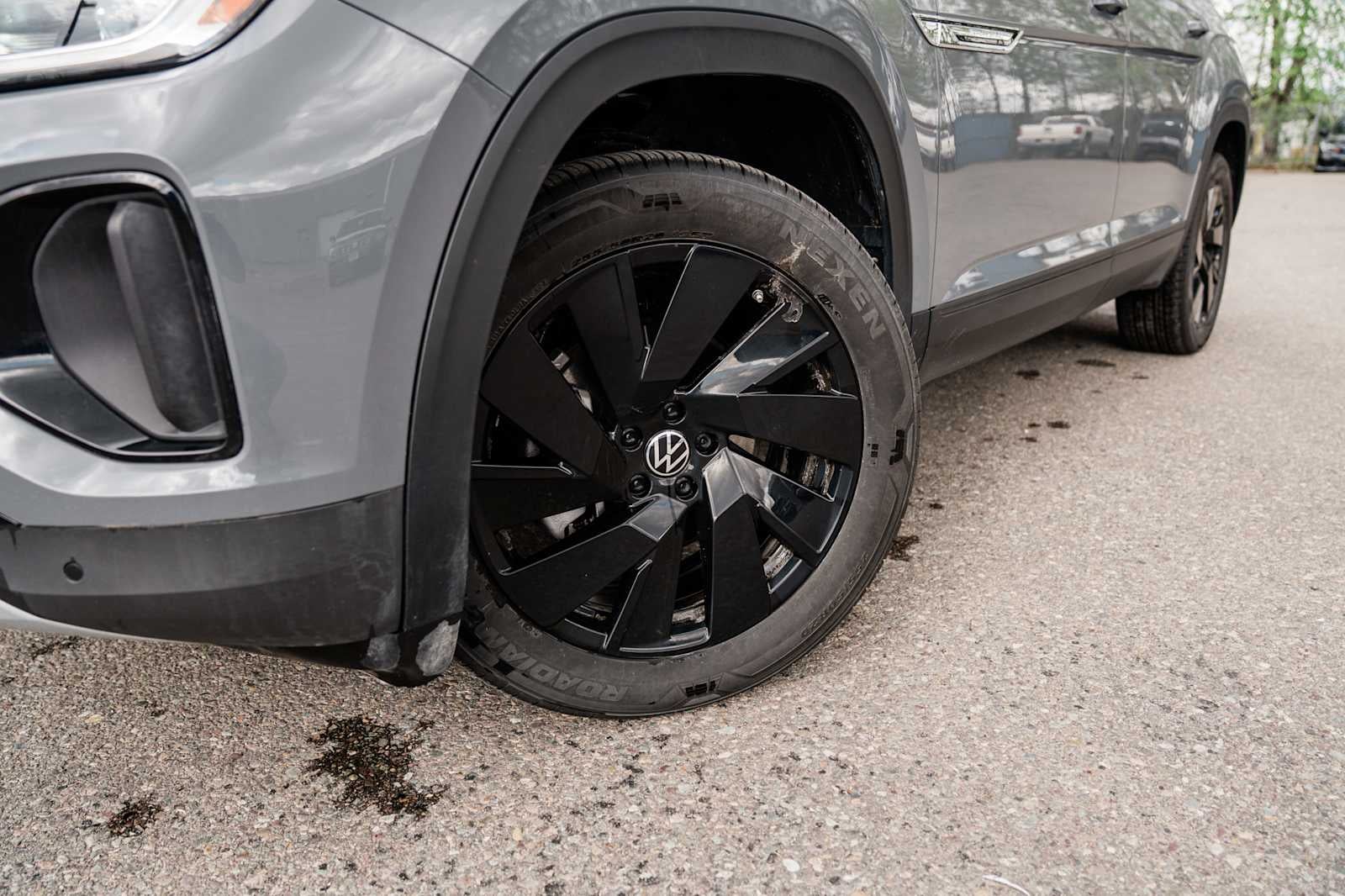 2025 Volkswagen Atlas Cross Sport 2.0T SE w/Technology