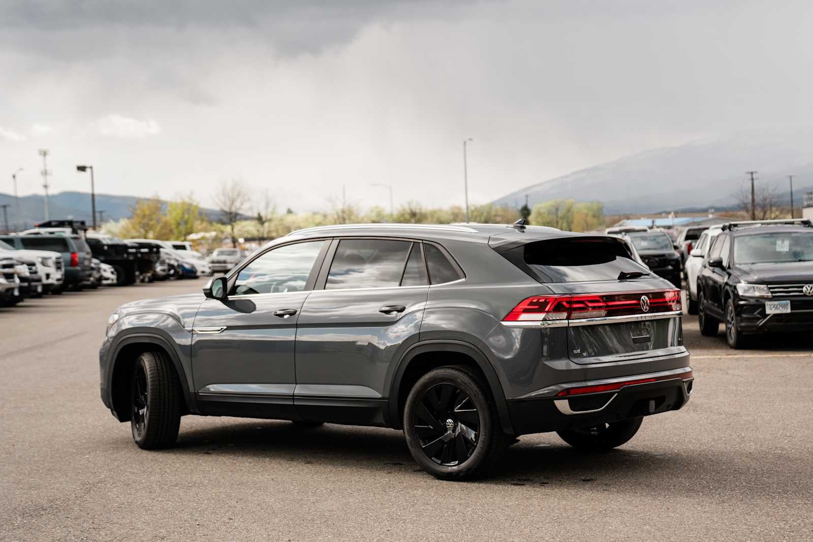 2025 Volkswagen Atlas Cross Sport 2.0T SE w/Technology