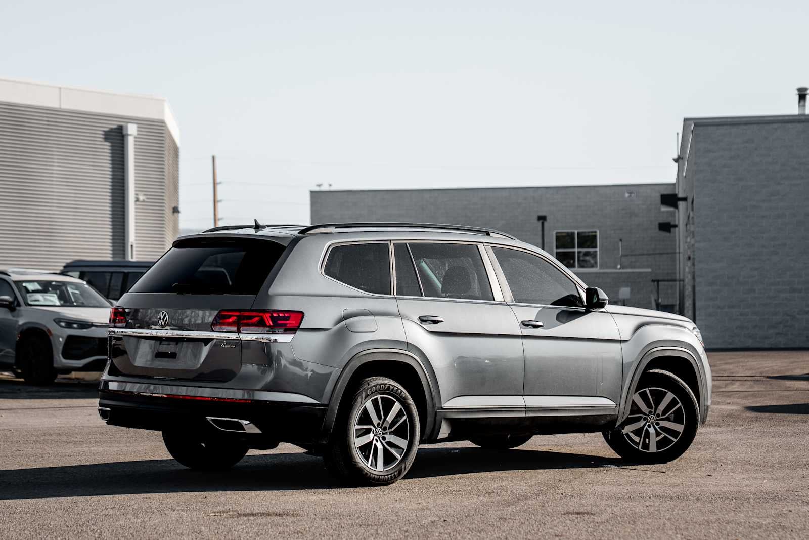 2023 Volkswagen Atlas 2.0T SE