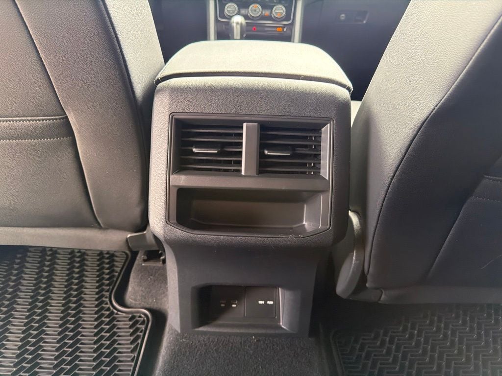 2023 Volkswagen Atlas Cross Sport 3.6L V6 SEL R-Line Black