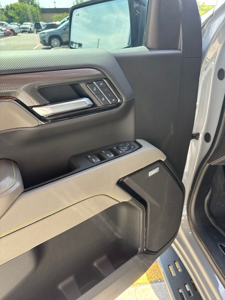 2025 Chevrolet Silverado 1500 ZR2