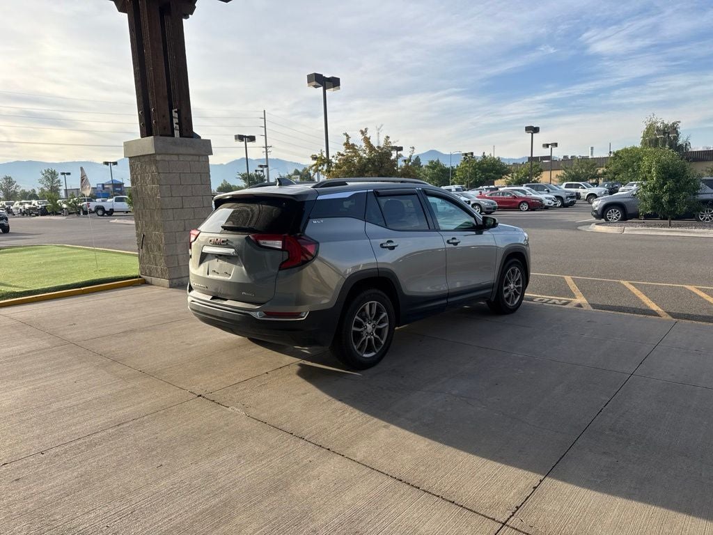 2023 GMC Terrain SLT