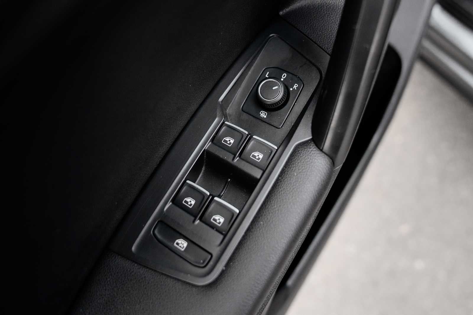 2021 Volkswagen Tiguan SE R-Line Black