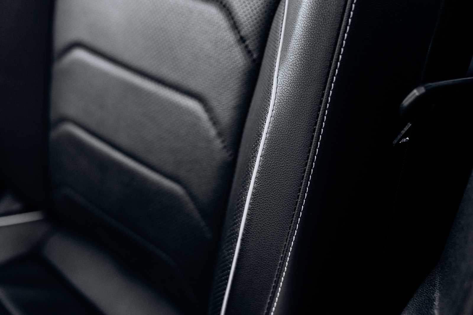 2024 Volkswagen Tiguan SEL R-Line