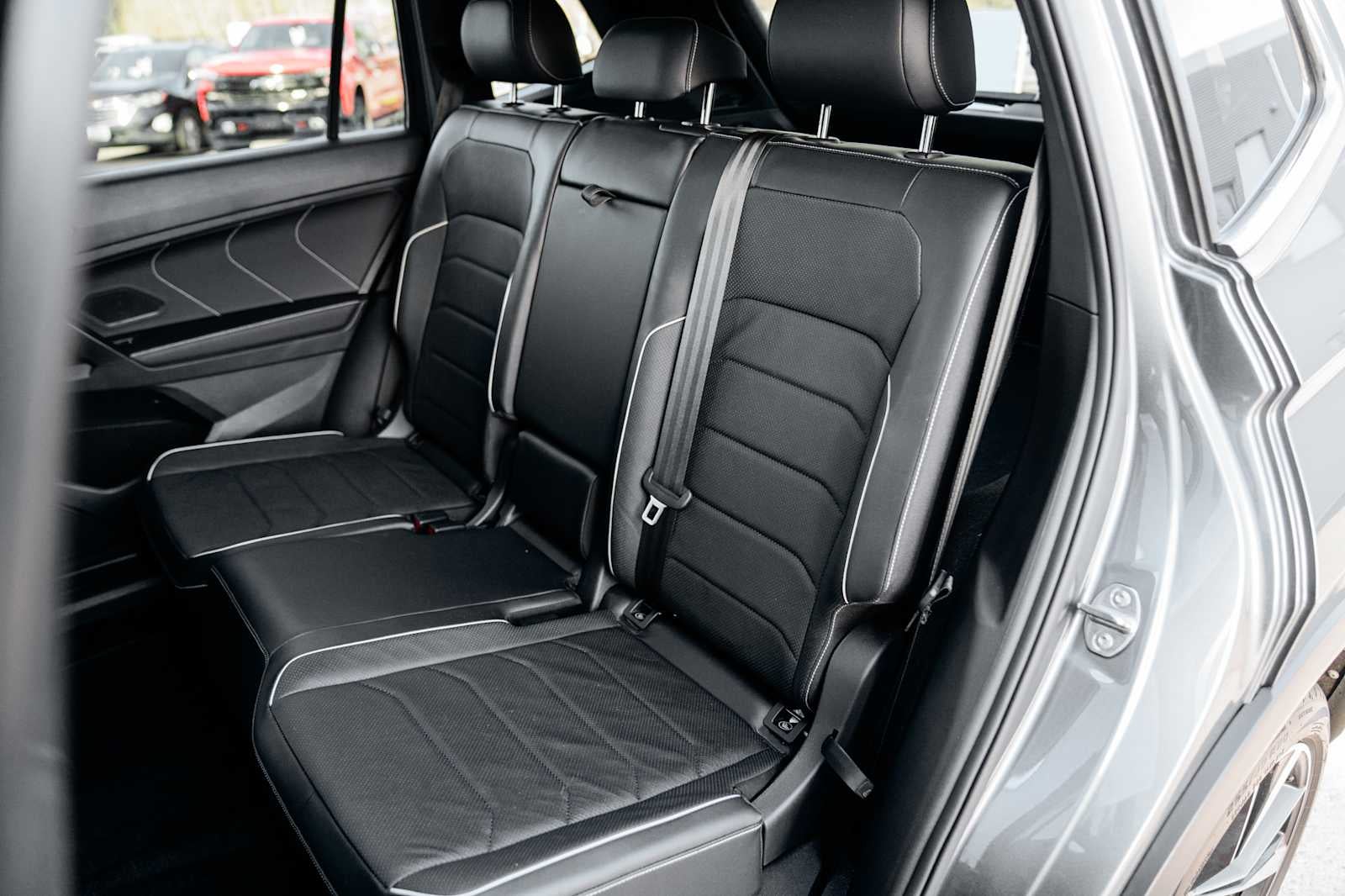 2024 Volkswagen Tiguan SEL R-Line
