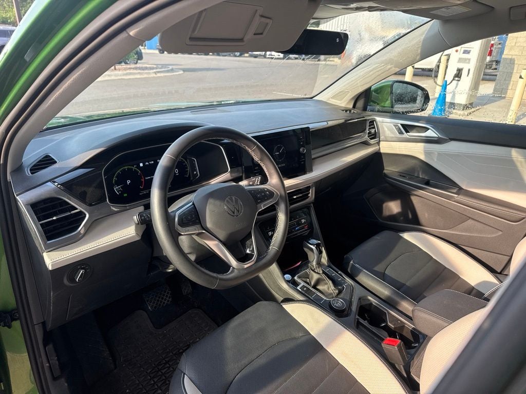 2025 Volkswagen Taos SEL