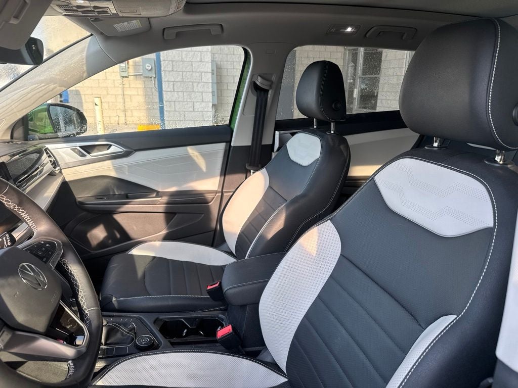 2025 Volkswagen Taos SEL