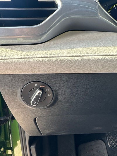 2025 Volkswagen Taos SEL