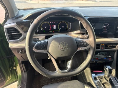 2025 Volkswagen Taos SEL