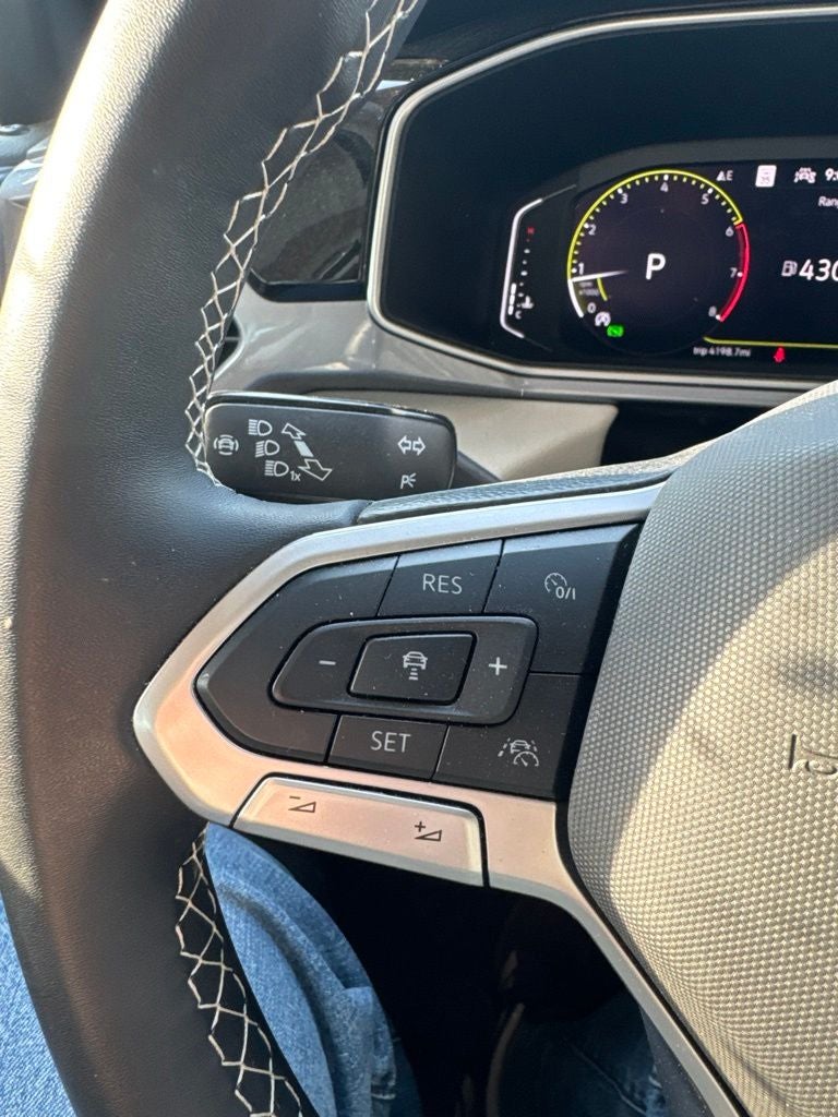2025 Volkswagen Taos SEL