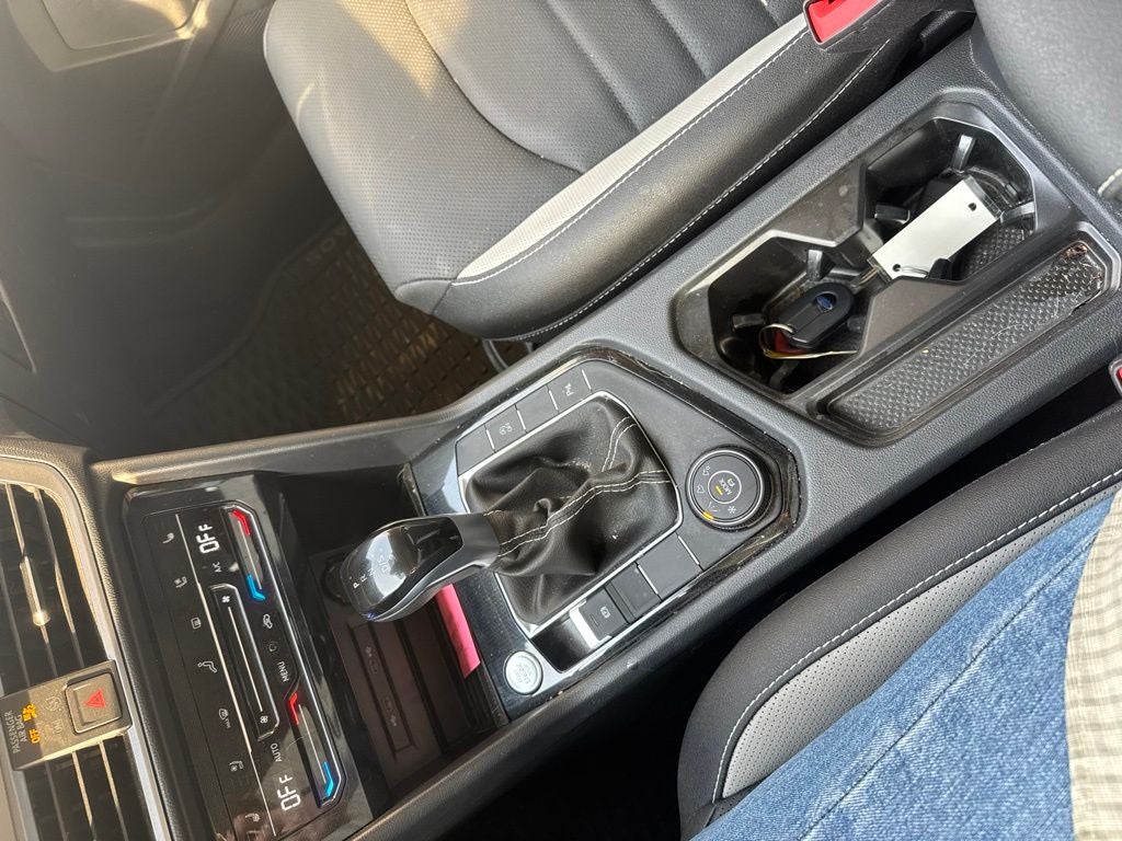 2025 Volkswagen Taos SEL