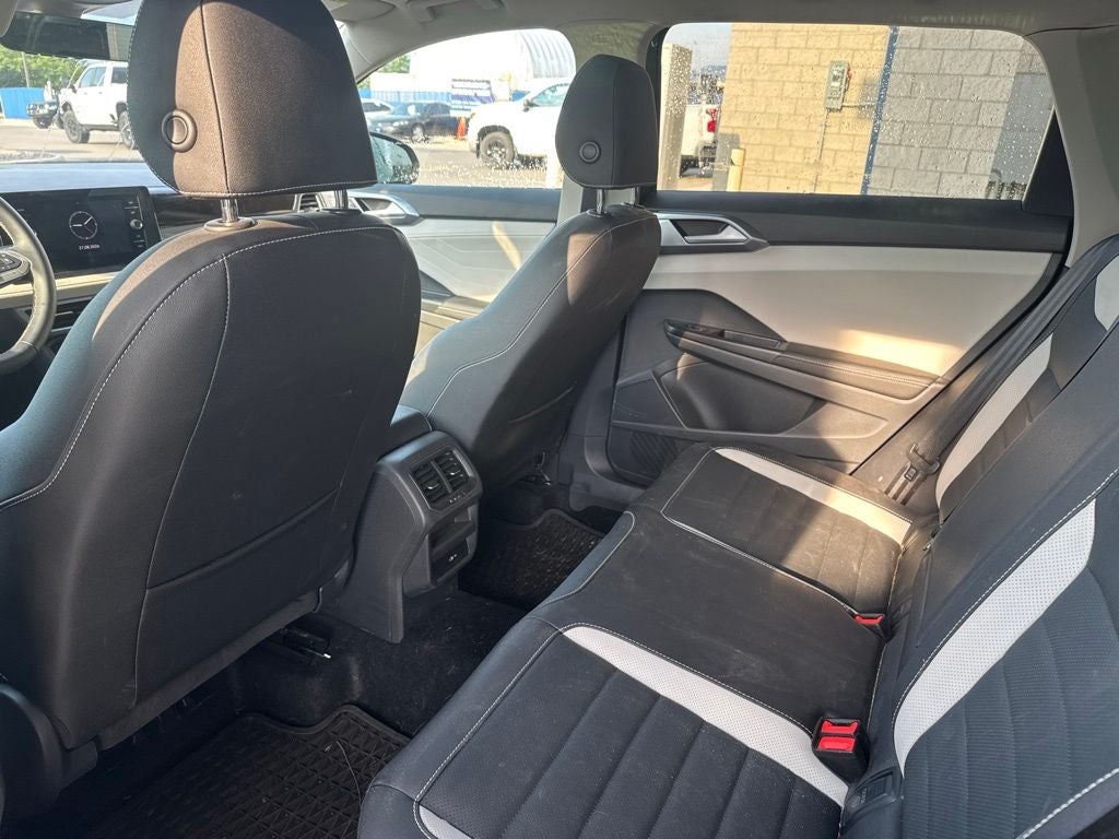 2025 Volkswagen Taos SEL