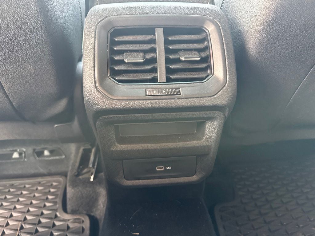 2025 Volkswagen Taos SEL