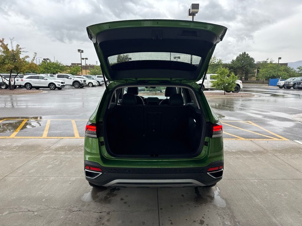 2025 Volkswagen Taos SEL