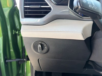 2025 Volkswagen Taos SEL