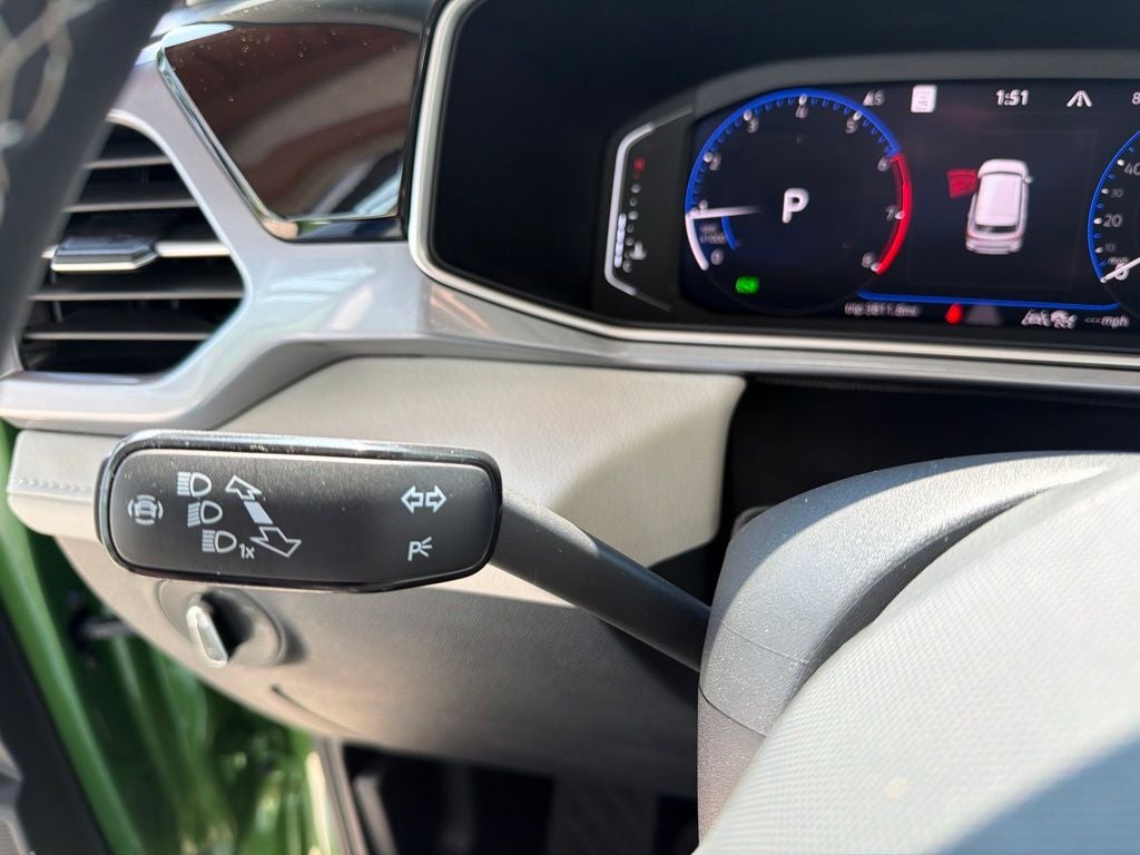 2025 Volkswagen Taos SEL