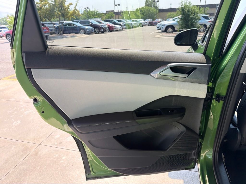 2025 Volkswagen Taos SEL
