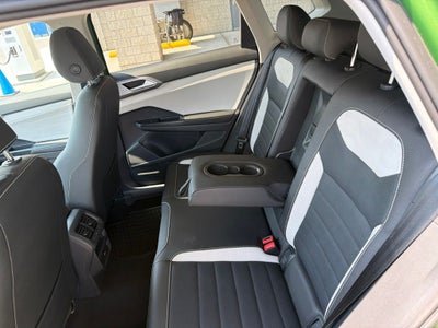 2025 Volkswagen Taos SEL