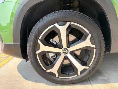 2025 Volkswagen Taos SEL