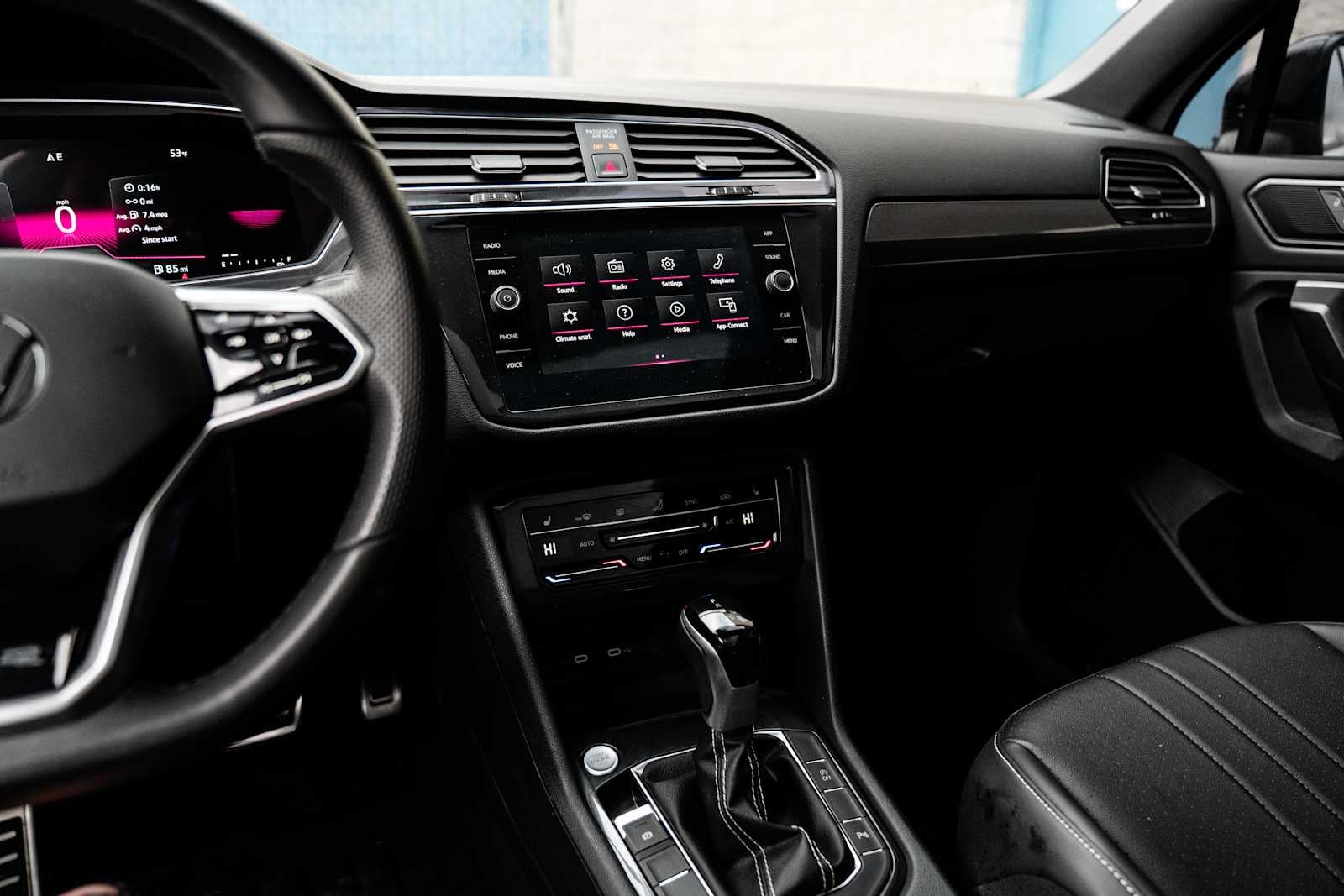 2024 Volkswagen Tiguan SE R-Line Black