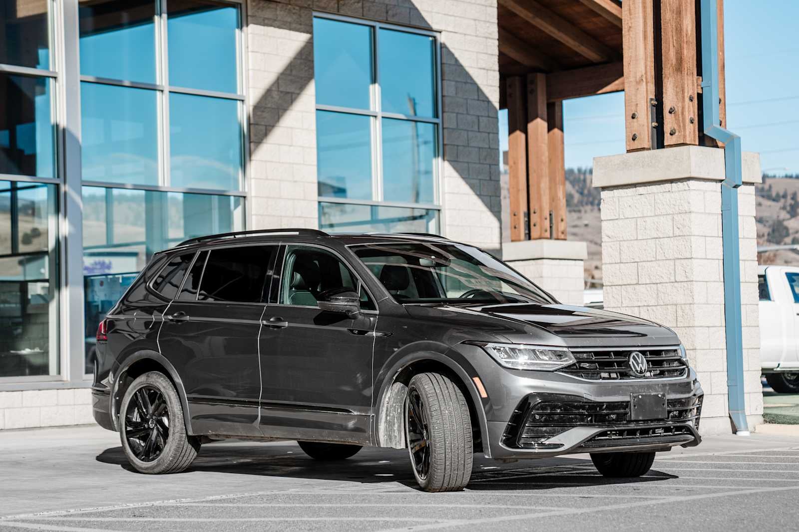 2023 Volkswagen Tiguan SE R-Line Black