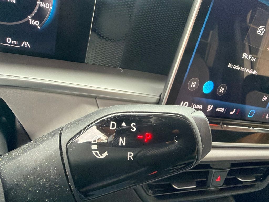 2025 Volkswagen Tiguan SE R-Line Black