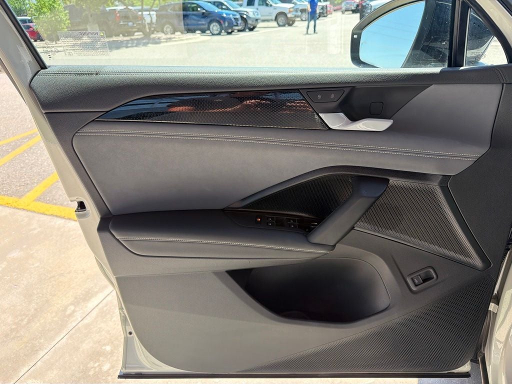 2025 Volkswagen Tiguan SE R-Line Black