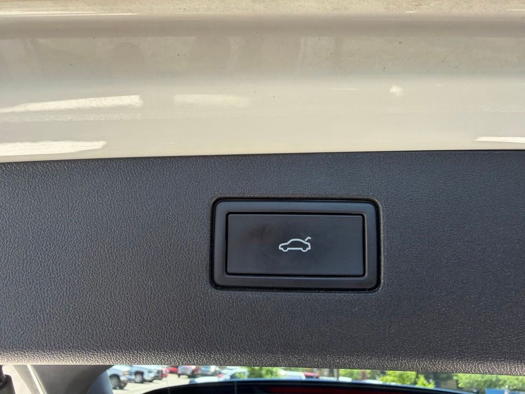2025 Volkswagen Tiguan SE R-Line Black